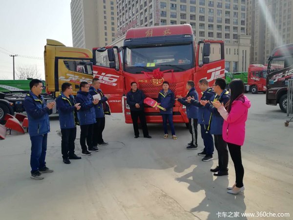 恭喜杜老板 喜提解放JH6牵引车