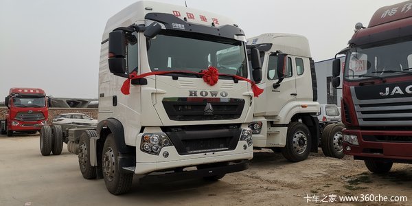 重汽T5G 前四后四 载货车 月内新车优惠中
