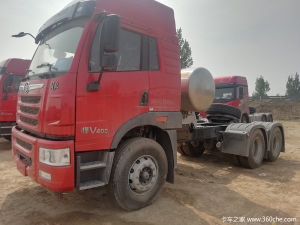 优惠高达5000元,V400马力6X4 牵引车优惠促销!