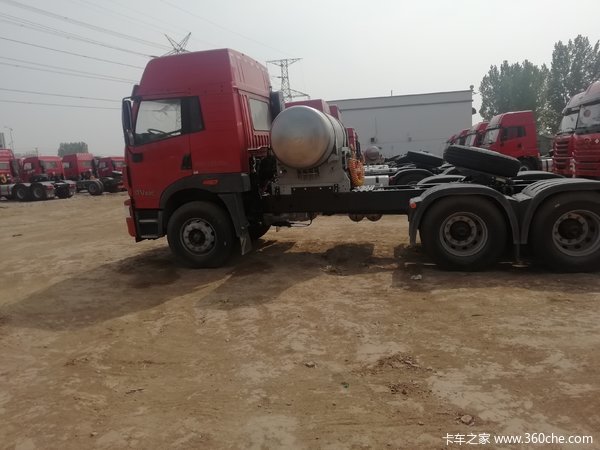 优惠高达5000元,V400马力6X4 牵引车优惠促销!