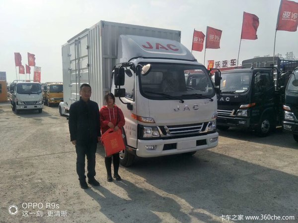 恭喜美女喜提爱车，五十铃-12马力厢式