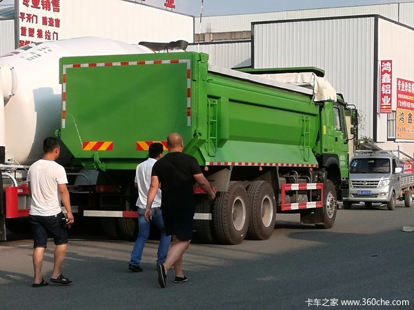 优惠0.5万 豪沃U型渣土车火热促销中