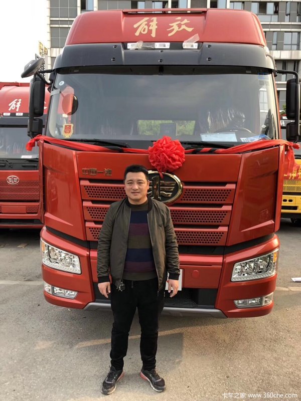 恭喜李总 喜提解放J6P牵引车
