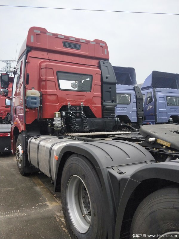 大降价 J6P 420 质惠版 轻量化 牵引车 2台