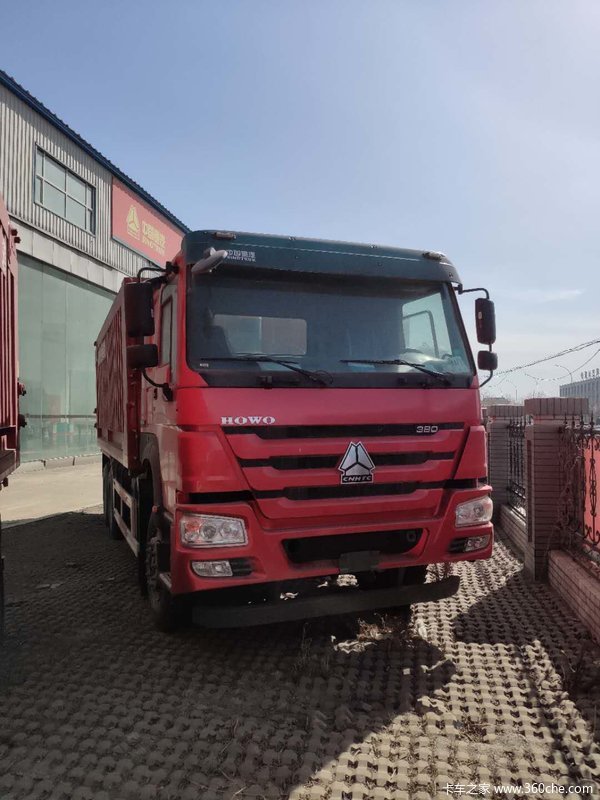 豪沃6米平板自卸车带货箱可上牌