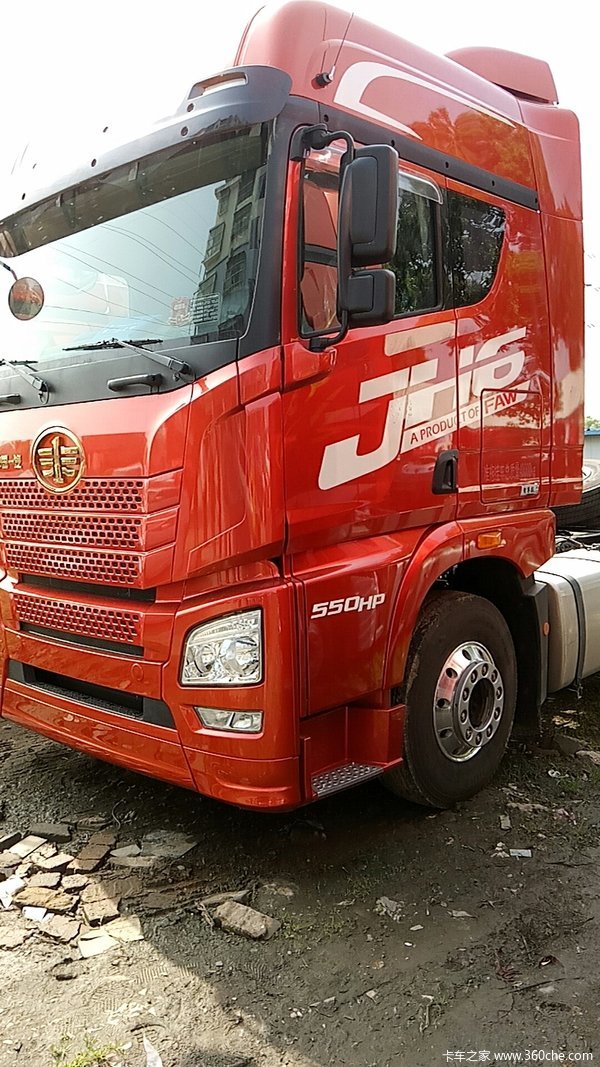 1台解放jh6牵引车成功交付客户