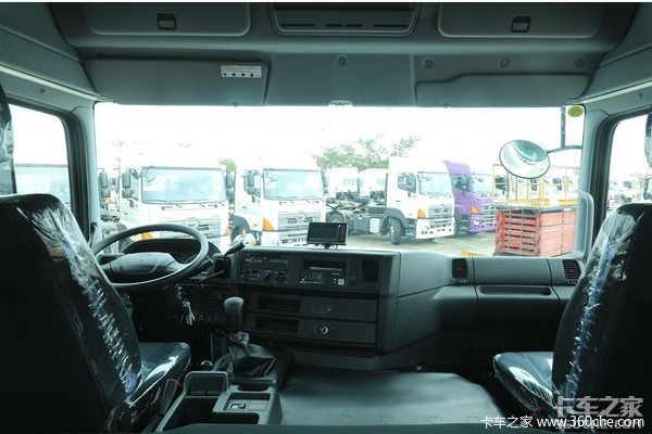 广汽日野700臻值系宽卧铺版到店啦！