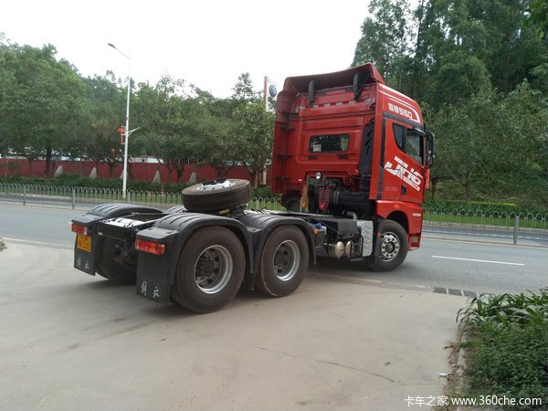 恭喜深圳市金鑫龙贸易有限公司 喜提解放JH6 智尊550牵引车