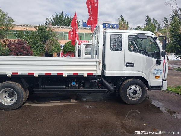 上汽跃进伊犁4s店购x100送清凉活动开始啦