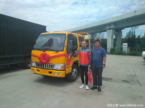 恭喜明润物业喜提爱车，五十铃双排黄