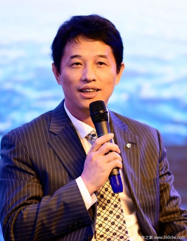 正在北京学习的东风商用车有限公司党委书记王强通过书信形式致辞