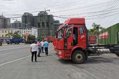 信阳宏图汽车贸易有限公司一汽解放4S店夏季载货优惠促销