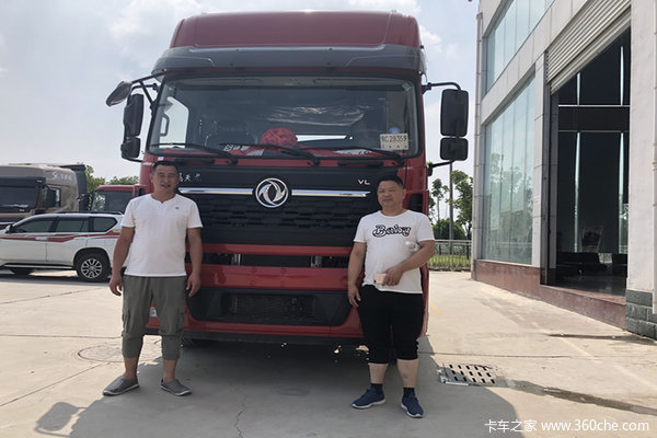 恭喜祝老板 喜提东风天龙VL牵引车