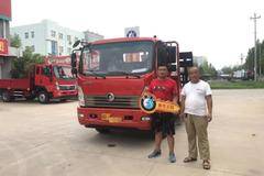 恭喜李先生喜购重汽王牌大黄牌平板运输车一台