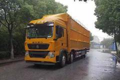 百公里油耗低至14.5-15.5升， 韵达的豪沃T5G载货车就是