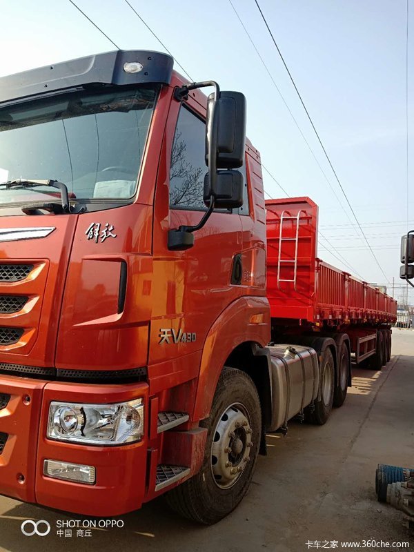 青岛解放天v430马力牵引车