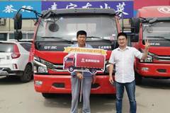 用户说：东风轻卡的好车和好服务，祝我吹散货运焦虑