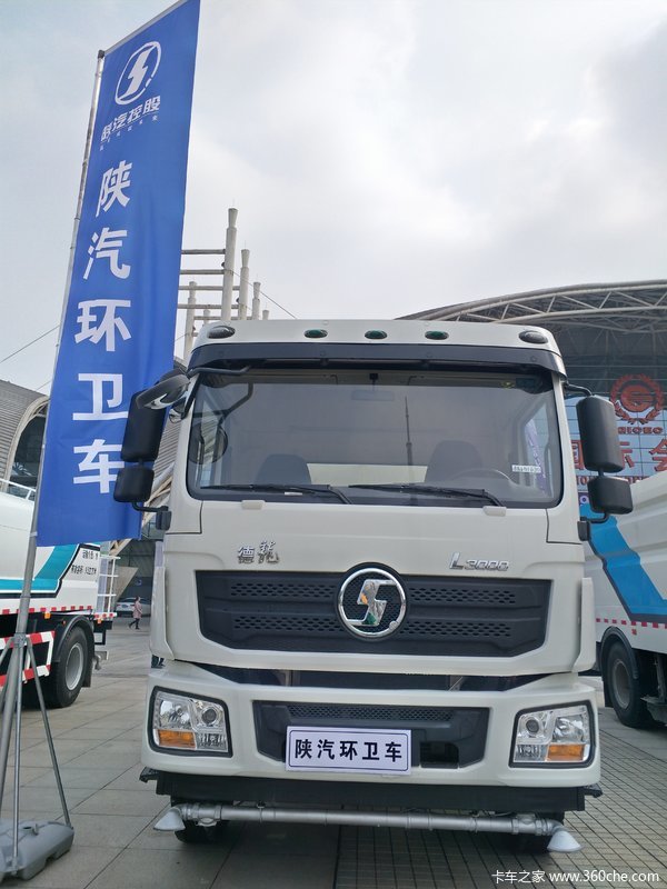 2019年网红爆款洒水车国六L3000大批量投放市场