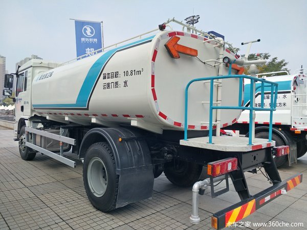 2019年网红爆款洒水车国六L3000大批量投放市场