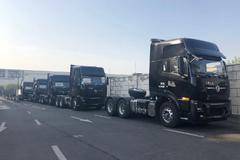 恭喜上海月华物流有限公司 喜提东风天龙VL牵引车