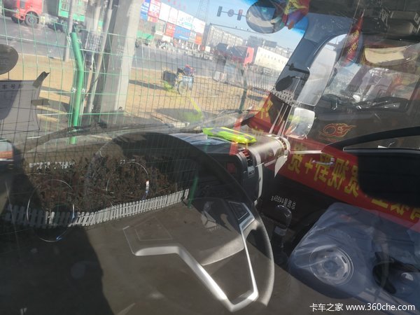 D25可拉5吨左右,适合跑长途,油耗低,动力强
