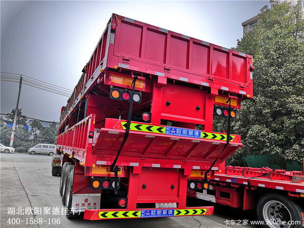 2台13米栏板（标箱）半挂车成功交付客户