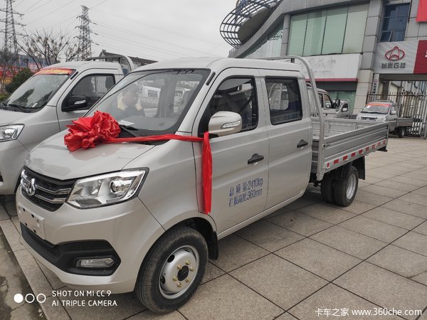 恭喜张先生喜提国六跨越王x1双排后双轮271载货车