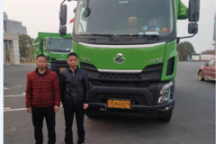 2台新乘龙M3自卸车成功交付万安肖总