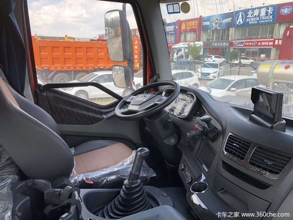 一汽解放银川昌昊J6P550马力牵引车线上促销，优惠两万元