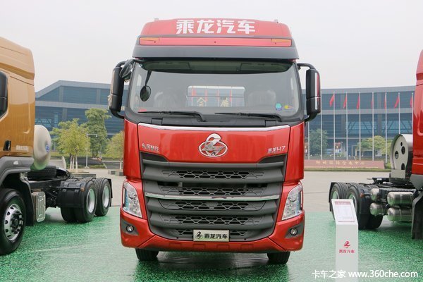 新车到店，乘龙LNG牵引车国六，赚钱利器！