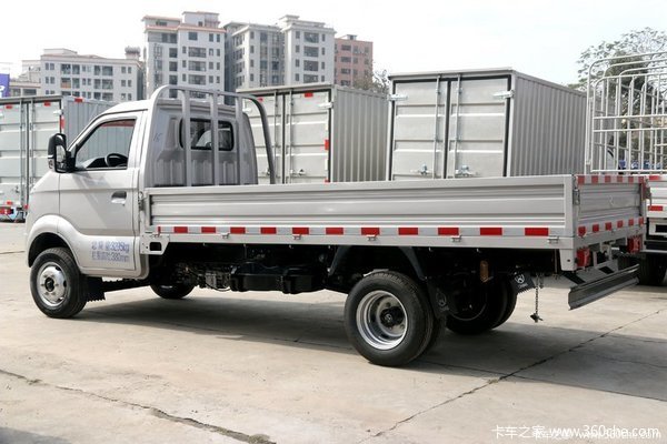 购跨越王x5国五3.6平板载货车 享高达0.2万优惠