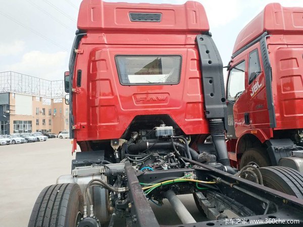 钜惠28000元:J6L高顶9.5米6缸240马6x2质惠版载货