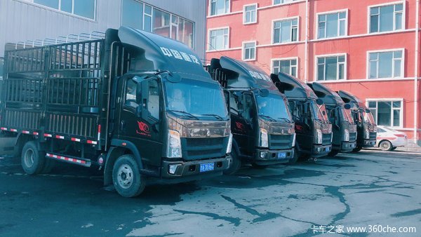 豪沃轻卡潍柴动力VIP客户交车仪式。