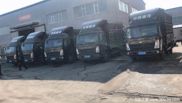 豪沃轻卡潍柴动力VIP客户交车仪式。