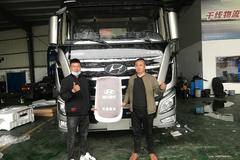 恭喜江阴晓阳物流有限公司 喜提现代创虎牵引车