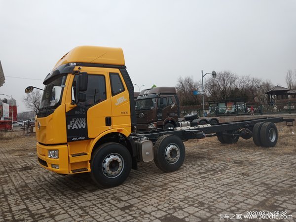 J6L2020款，240马力，9米7厢式货车底盘到货