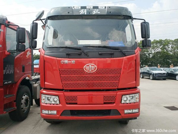 钜惠10000元:J6L 8.6米6缸240马力6x2质惠版载货