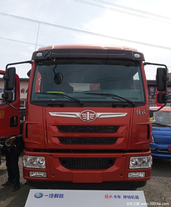 解放麟vh190马力62米半悬浮驾驶室到店