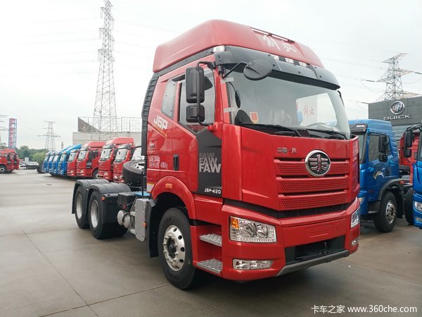 自动档钜惠34800元:J6P 420马力AMT 6x4牵引车