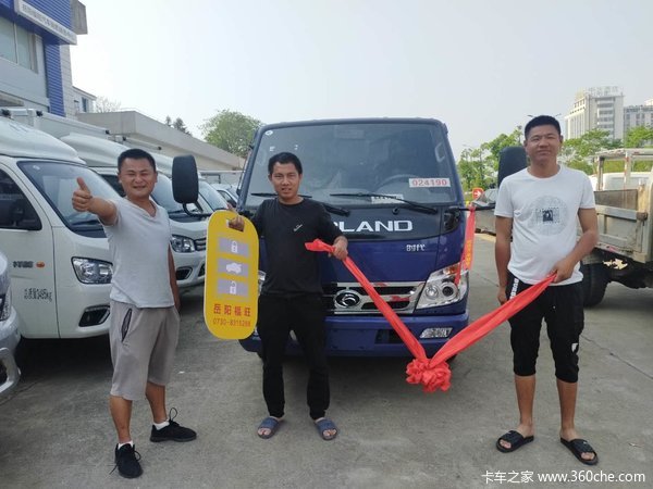 热烈祝贺黄老板喜提爱车——福田时代金刚1台，车门一响，黄金万两！