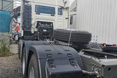 重汽新款豪沃TX460牵引车6*4白色
