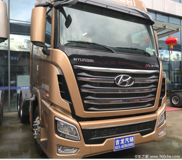 现代商用车(原四川现代) 创虎xcient重卡 520马力 6x2r自动挡牵引车