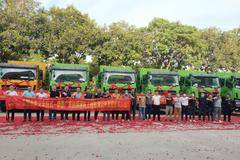 11台东风天龙KC(原大力神)自卸车成功交付客户