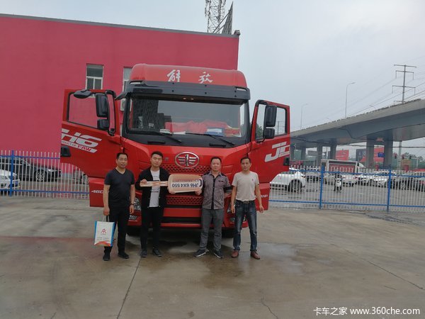  恭喜李老板 喜提解放JH6牵引车 