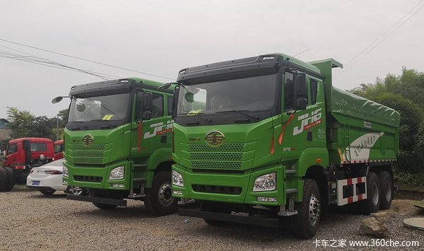 jh6智能环保渣土自卸车新车到店