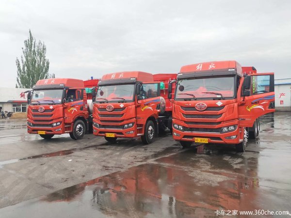 恭喜张先生、王先生喜提爱车，对比那么多车型，最终还是选择了我们！