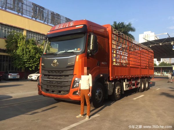 东风柳汽 乘龙H7重卡 420马力 8X4 9.6米仓栅式载货车(LZ5312CCYH7FB)