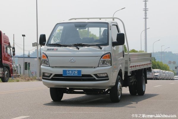 跨越者d5——柴油(国五),1.9l  3.95米单排栏板车型.