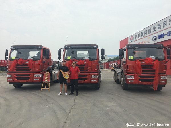 恭喜韩勇 喜提悍V牵引车3台，祝韩老板财源广进！