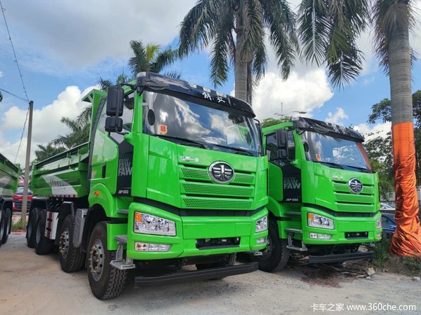 新车到店一汽解放新j6p8x4短轴距智能渣土车震撼来袭